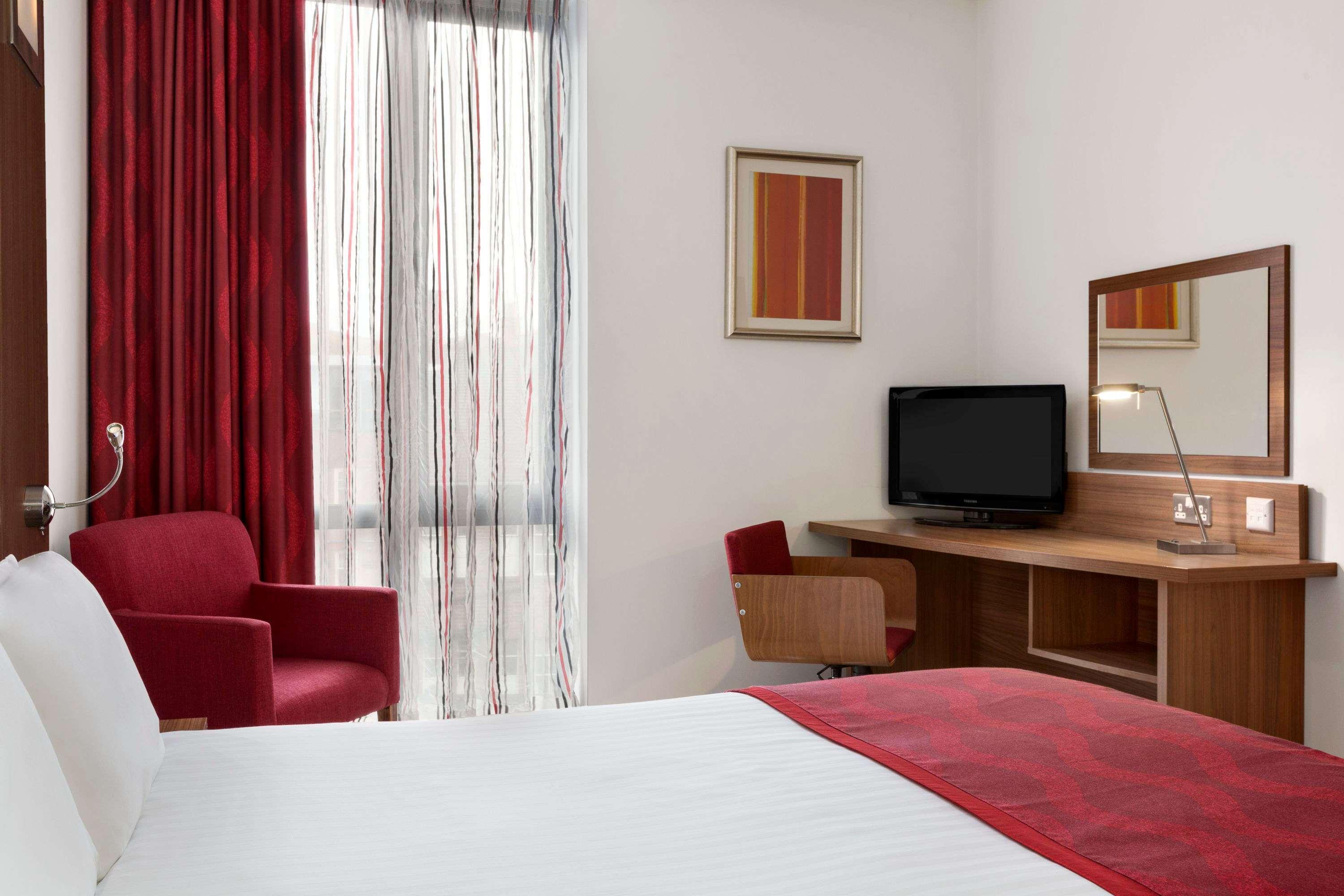 Ramada Encore Leicester City Centre Екстериор снимка