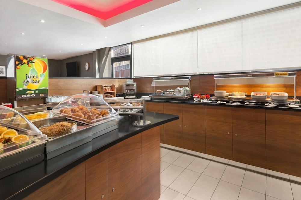 Ramada Encore Leicester City Centre Екстериор снимка